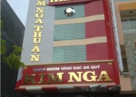 Thi Công Bảng Hiệu Alu – Giải Pháp Quảng Cáo Bền Vững Và Hiệu Quả Cho Doanh Nghiệp