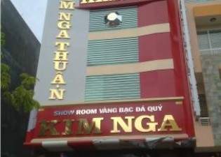 Thi Công Bảng Hiệu Alu – Giải Pháp Quảng Cáo Bền Vững Và Hiệu Quả Cho Doanh Nghiệp